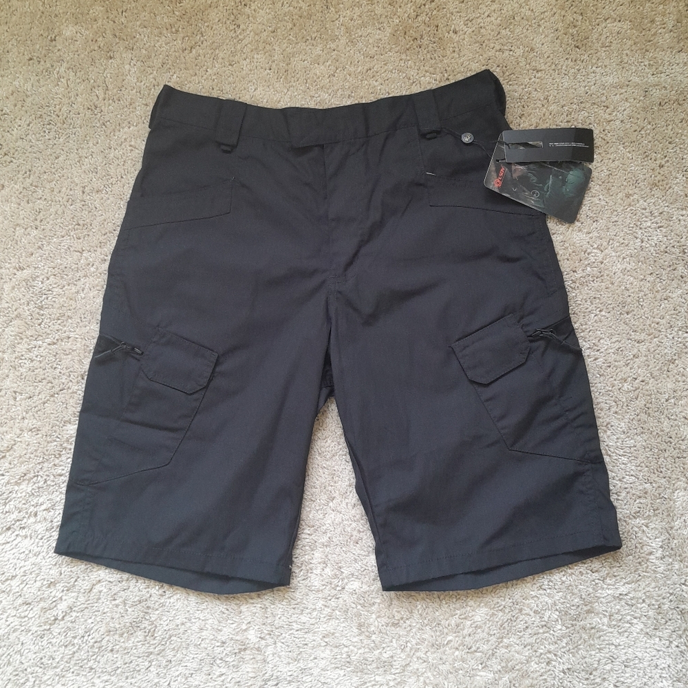 Esdy black cargo shorts size L
